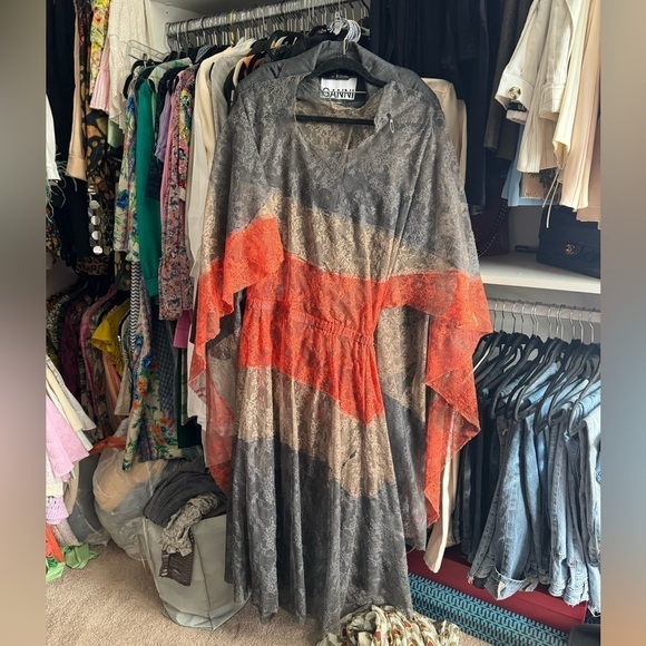 Valentino- Runway 2014 Multicolored Lace Sheer Cutout Cape Midi Dress - Picture 6 of 12